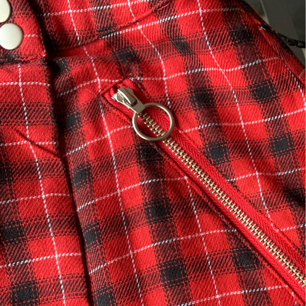 Red plaid skirt - Picture 4 of 11